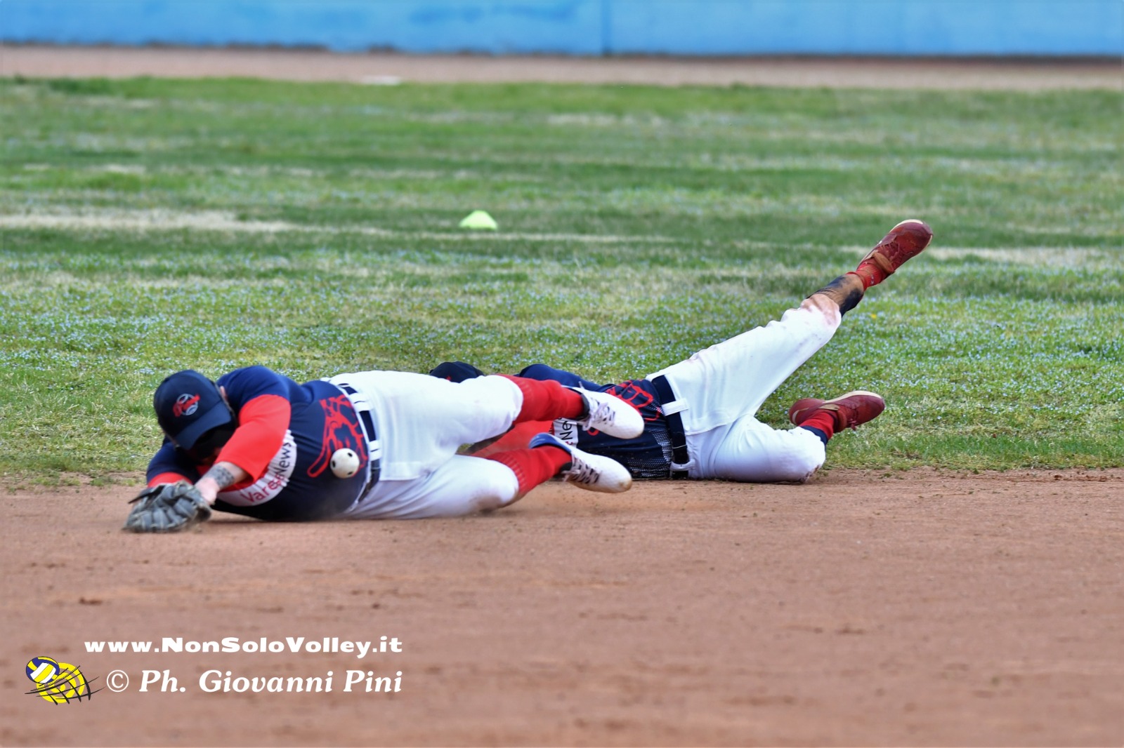 Giocatore di baseball a terra