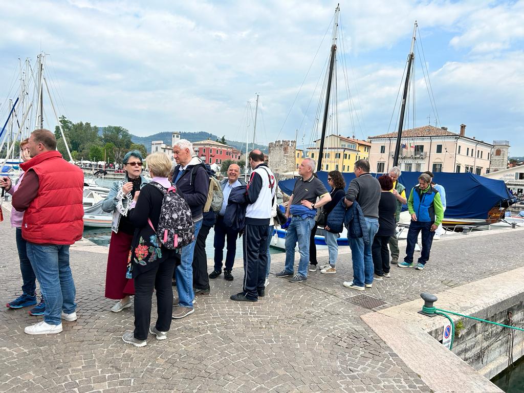 camminata sulla ciclabile Garda Bardolino con rientro a Garda in battello